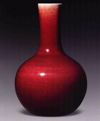 清·康熙郎窑红釉天球瓶-北京故宫博物院-